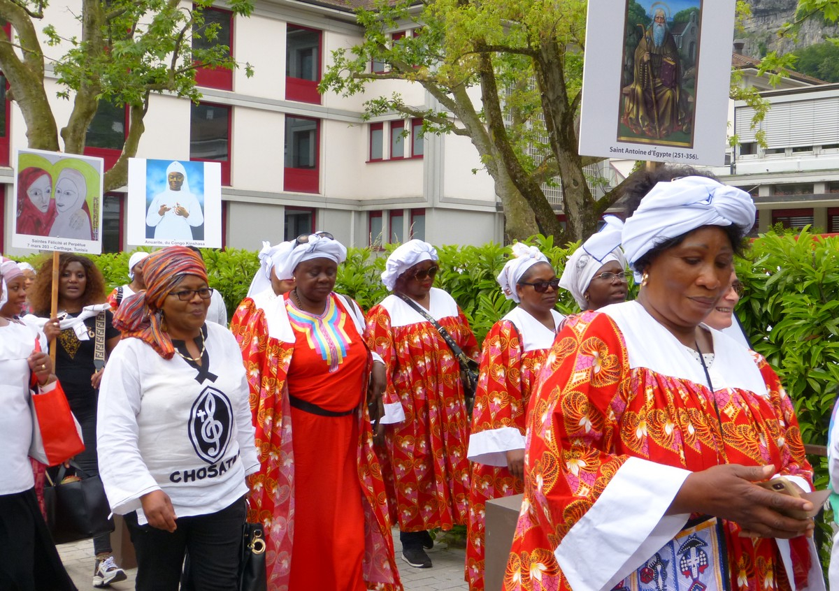 Procession de l'église St Sigismond vers la Basilique de St-Maurice